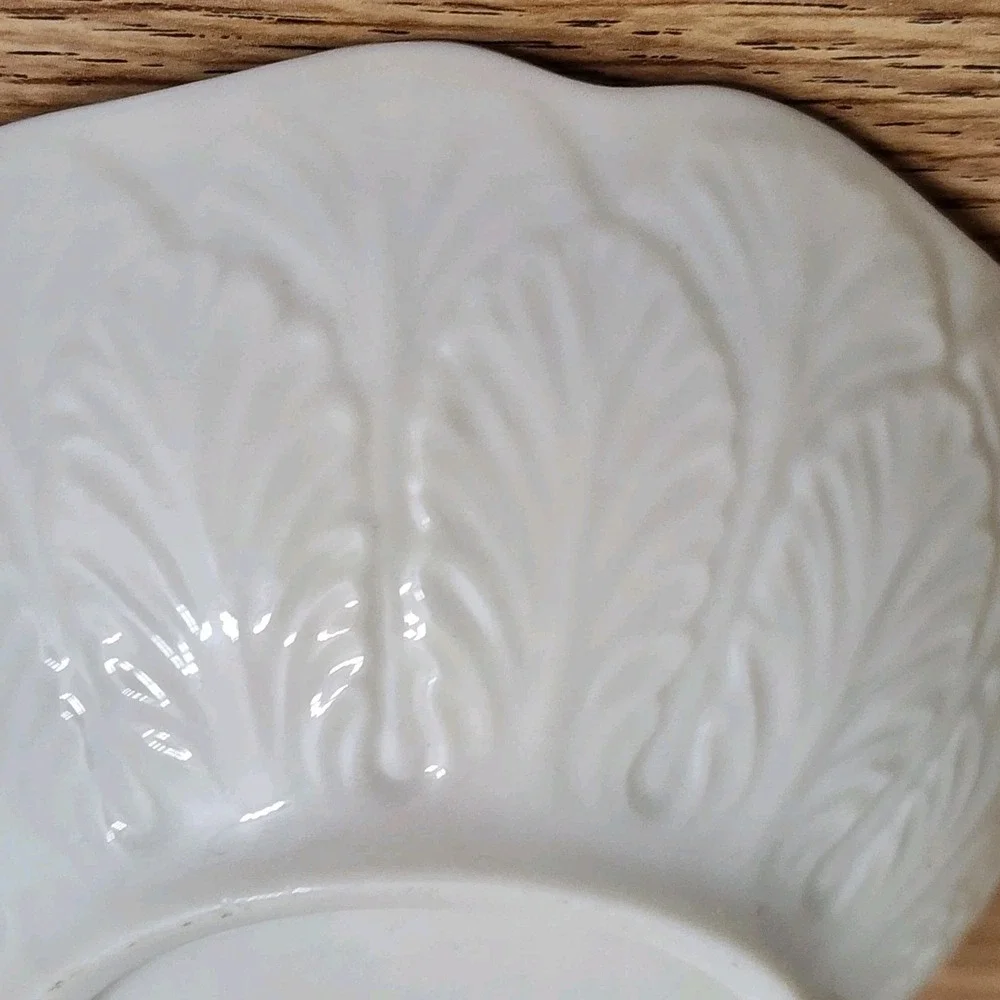 Lenox Round Scalloped Candy/Nut Bowl, Ivory with 24K Gold Trim Made‎ in U.S.A.